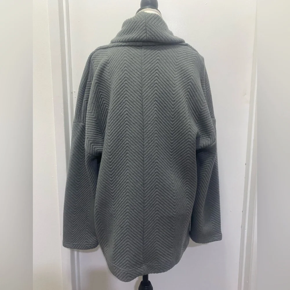 Fabletics Vanessa Quilted Cardigan Jacket Shawl Sz M - Picture 3 of 7